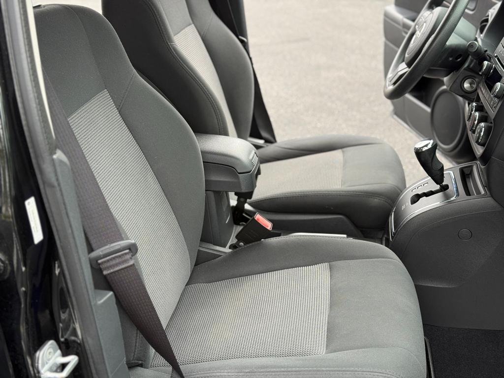 2012 Jeep Compass — photo 24