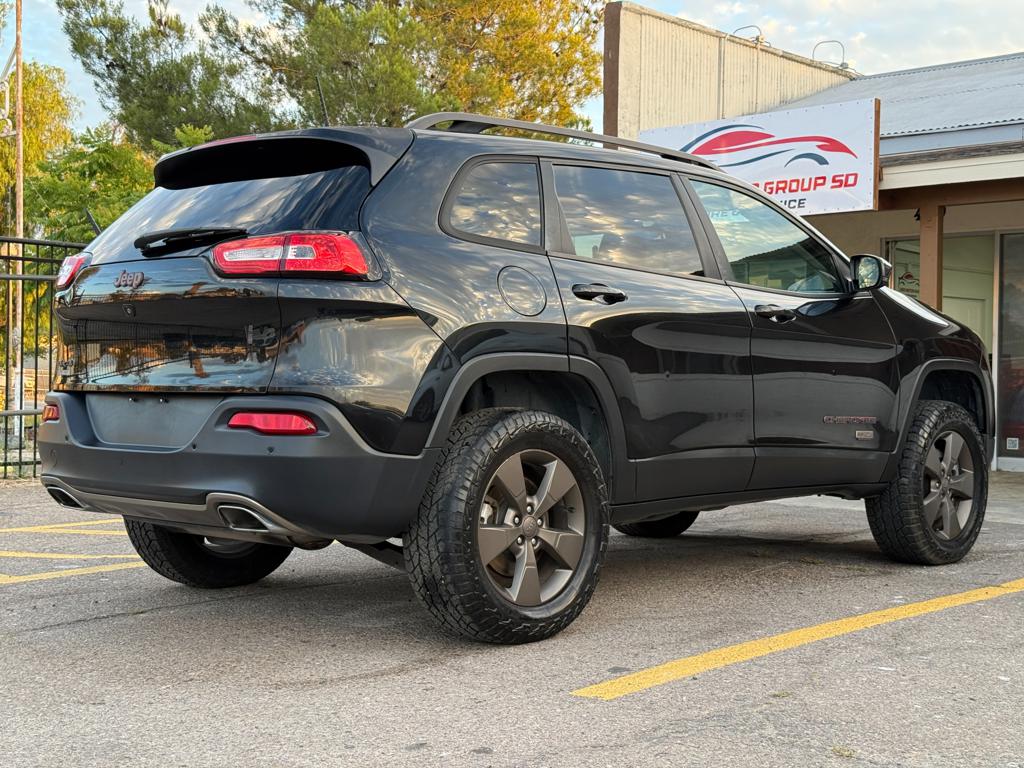 2016 Jeep Cherokee — photo 11