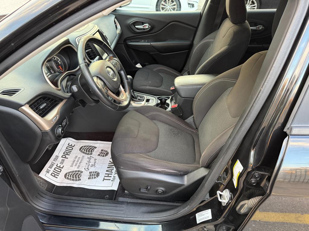 2016 Jeep Cherokee — photo 18