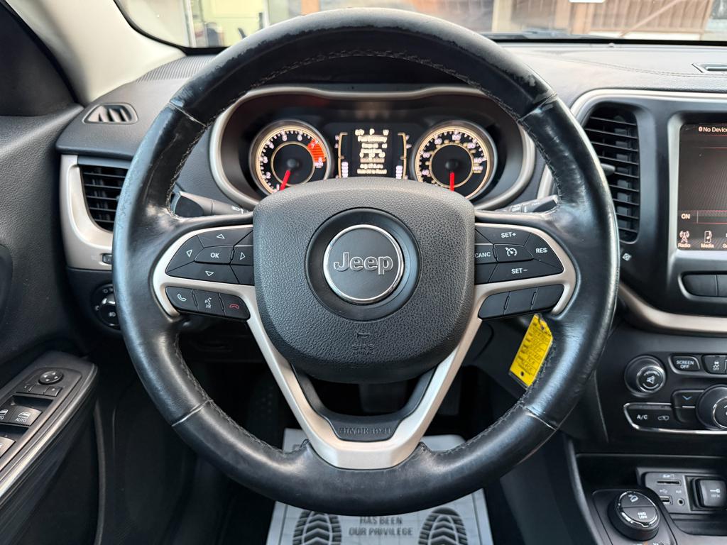 2016 Jeep Cherokee — photo 20