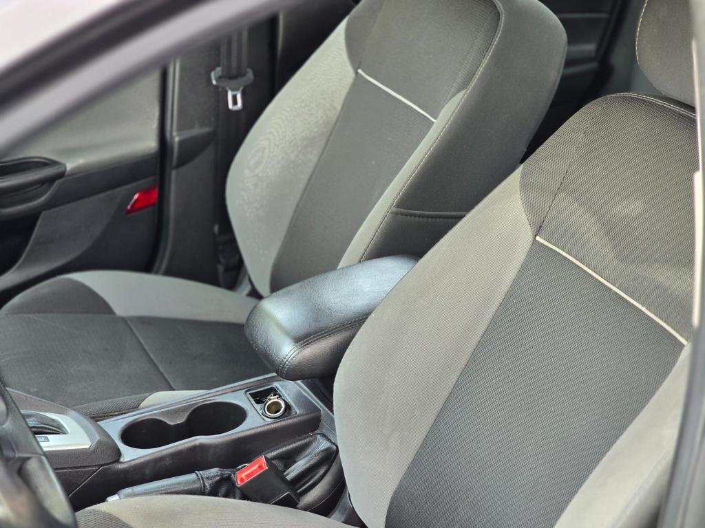 2014 Ford Focus — photo 20