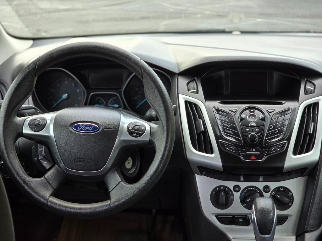 2014 Ford Focus — photo 22