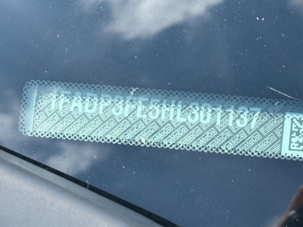 2017 Ford Focus — photo 39