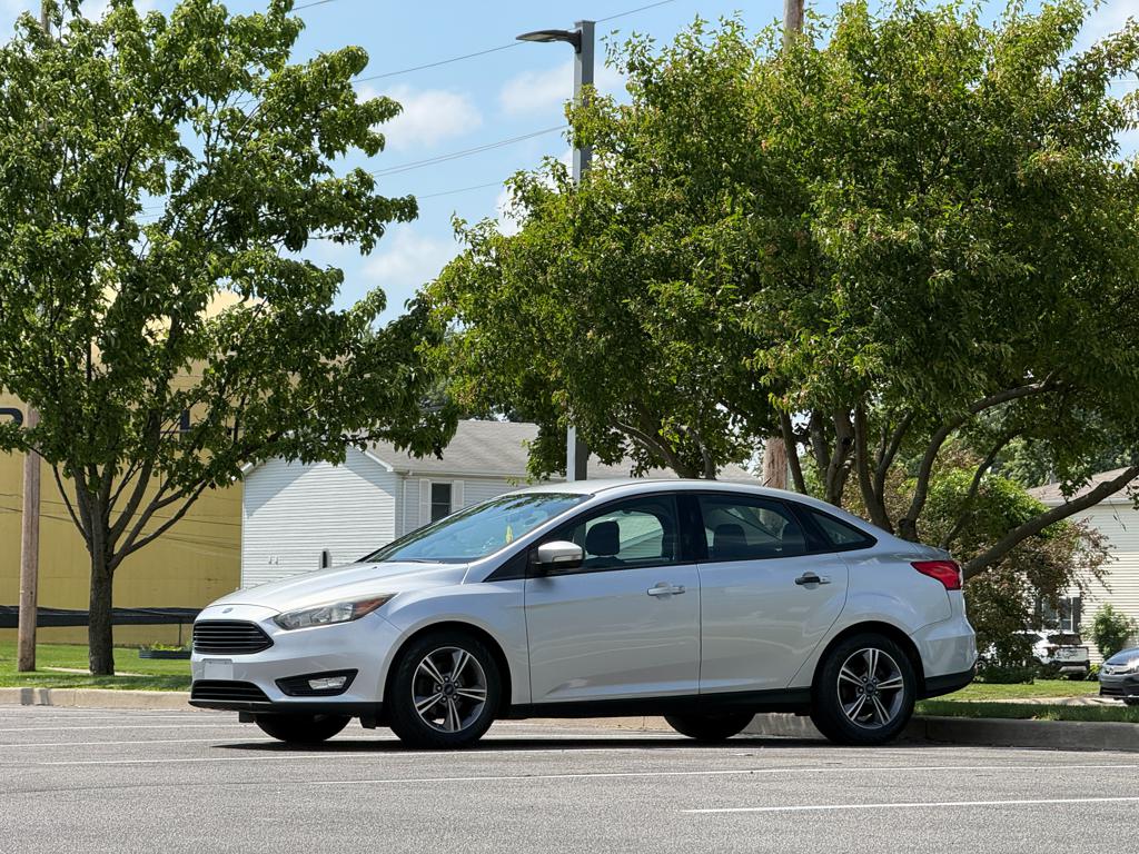 2017 Ford Focus — photo 44