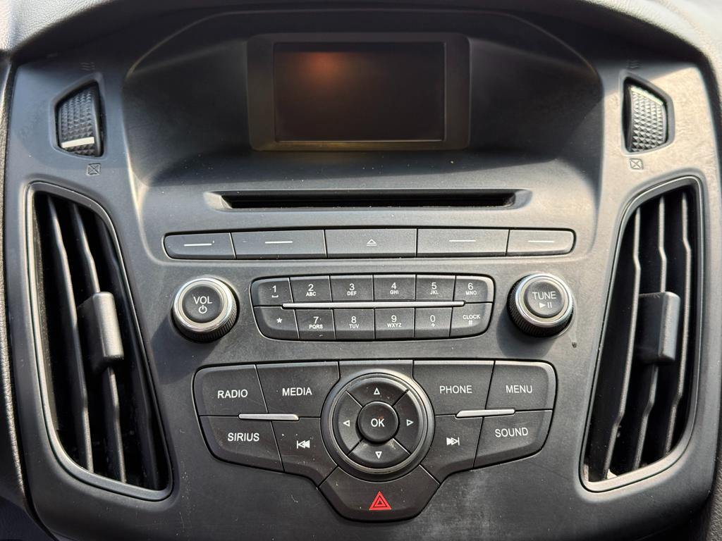 2017 Ford Focus — photo 53