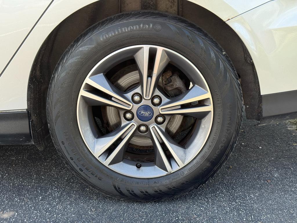 2017 Ford Focus — photo 58
