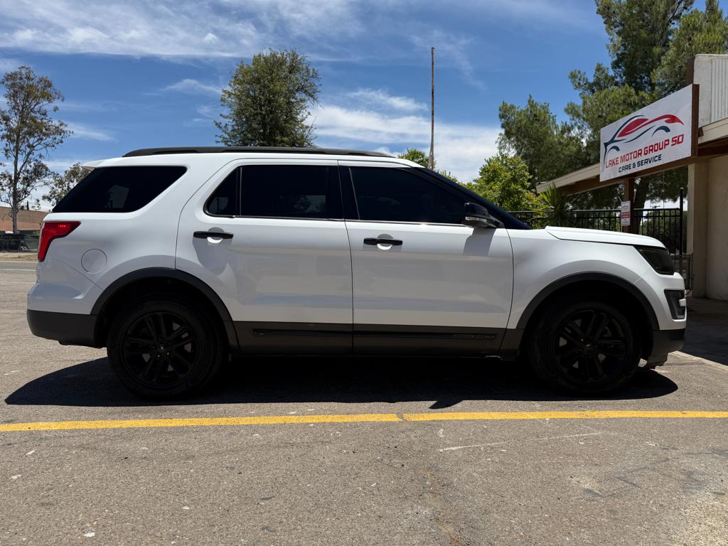 2017 Ford Explorer — photo 11