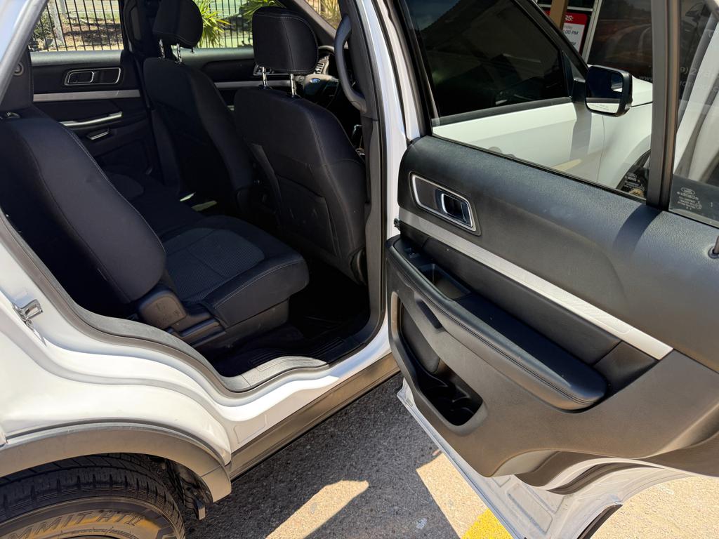 2017 Ford Explorer — photo 21
