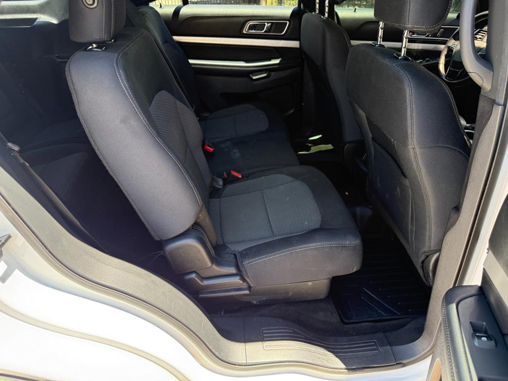 2017 Ford Explorer — photo 22