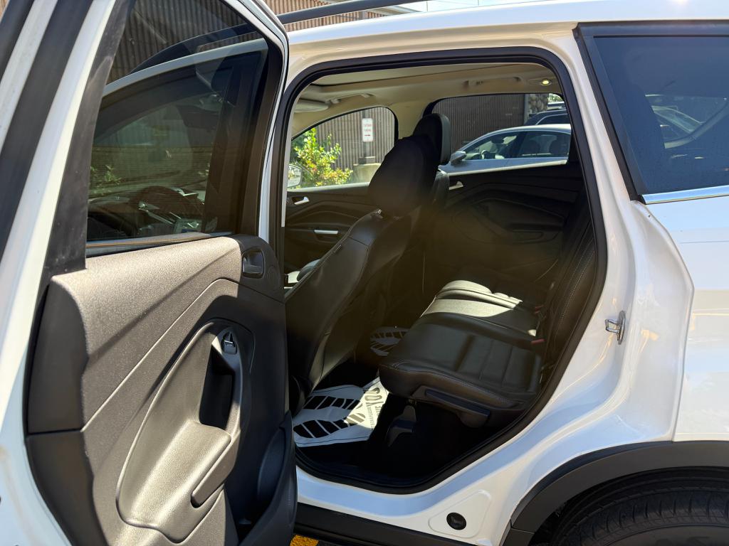 2016 Ford Escape — photo 27