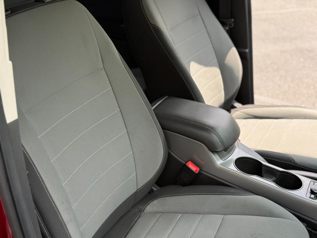 2016 Ford Escape — photo 19