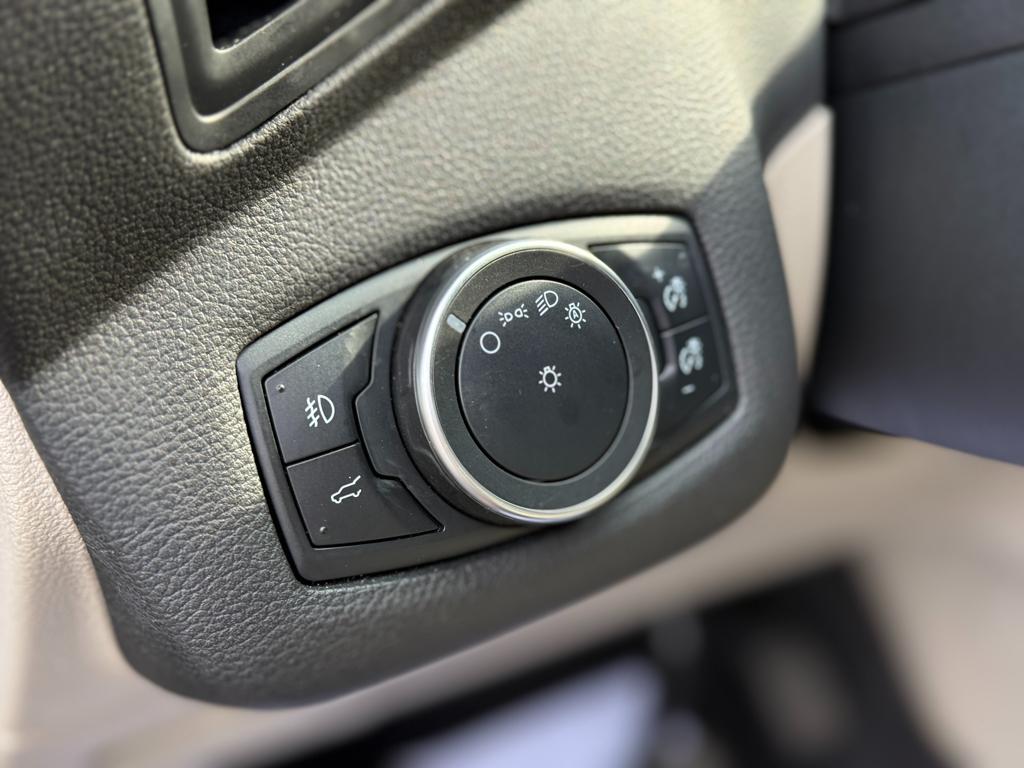 2017 Ford Escape — photo 27