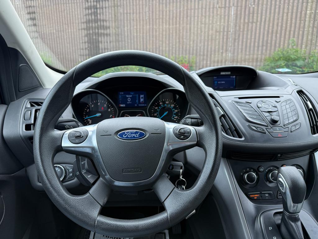 2015 Ford Escape — photo 22