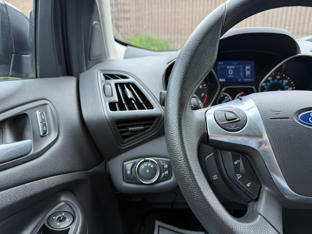 2015 Ford Escape — photo 23