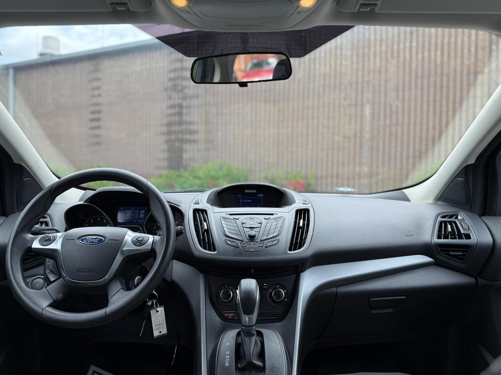 2015 Ford Escape — photo 24