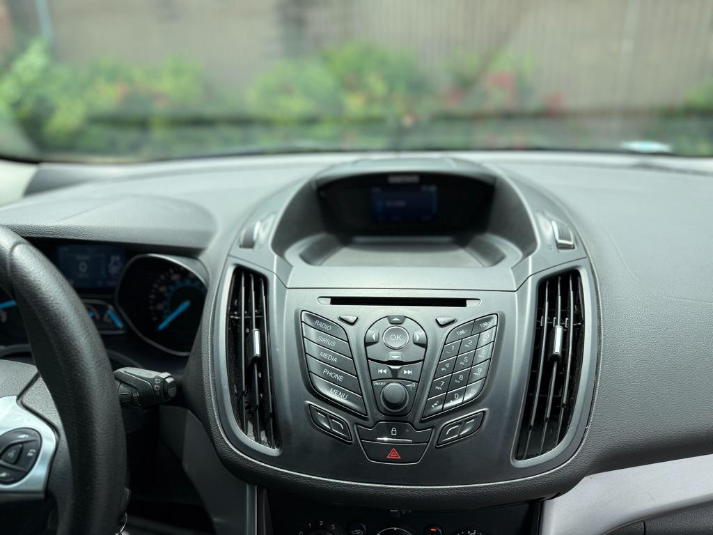 2015 Ford Escape — photo 26