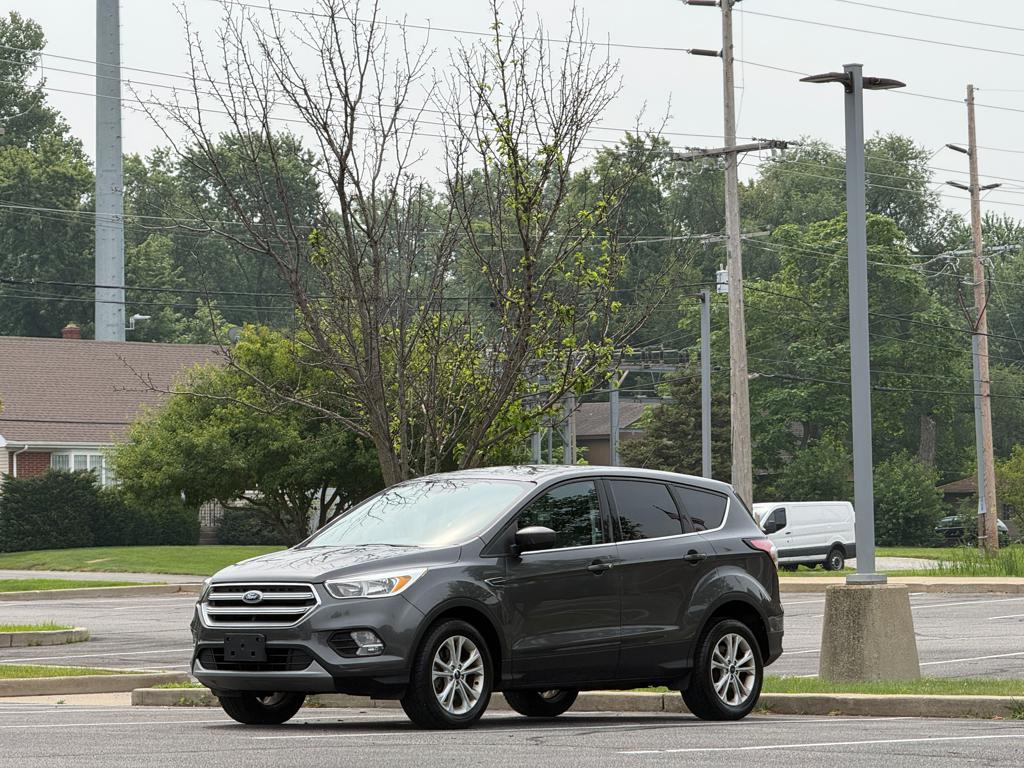 2017 Ford Escape — photo 1