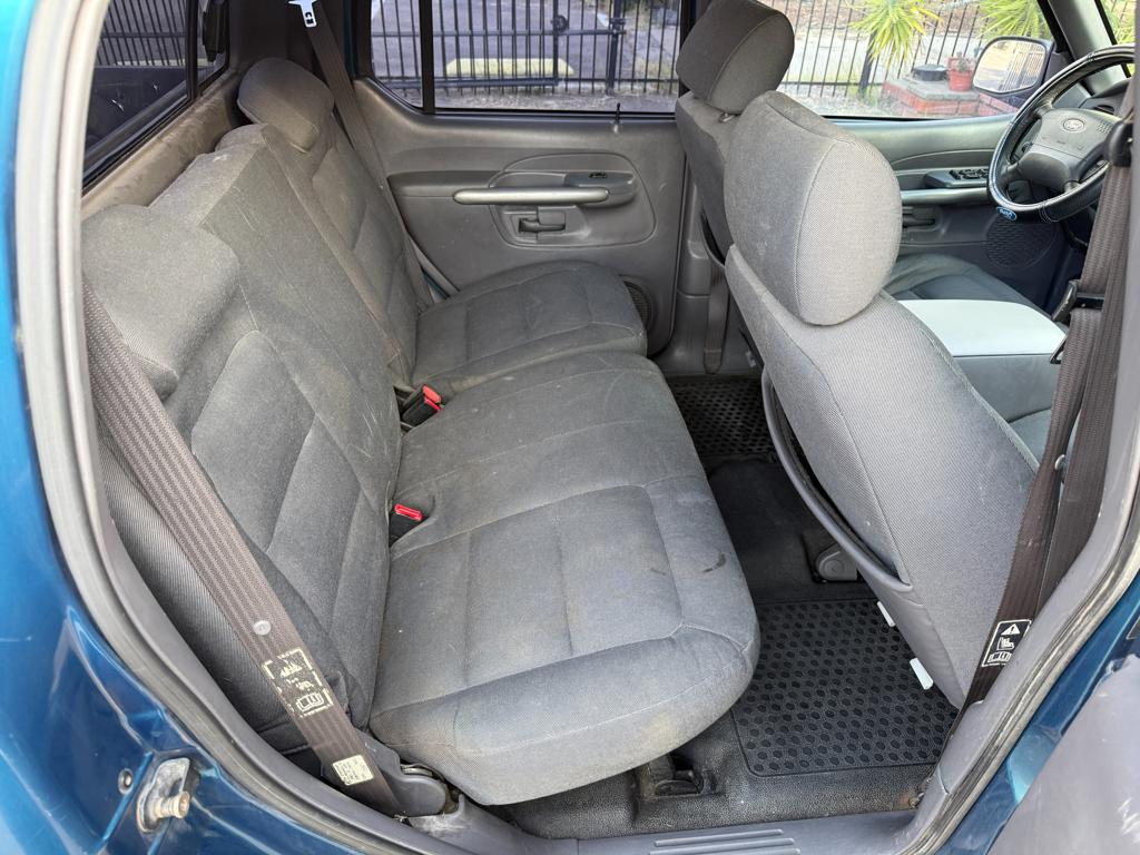 2001 Ford Explorer — photo 31