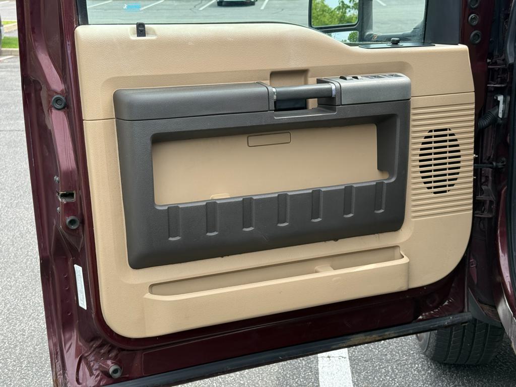 2011 Ford F250 — photo 23
