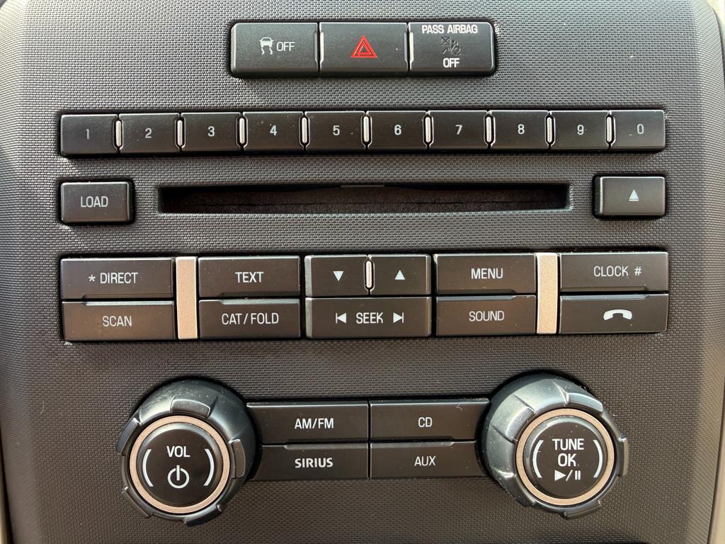 2011 Ford F150 — photo 32