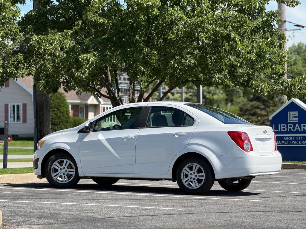 2012 Chevrolet Sonic — photo 5