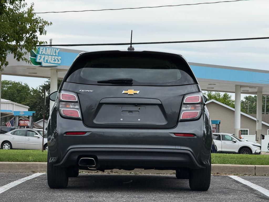 2020 Chevrolet Sonic — photo 4