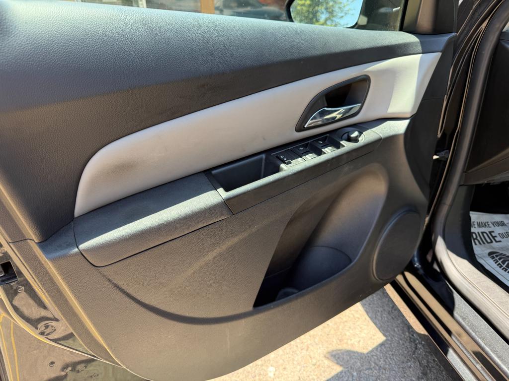 2016 Chevrolet Cruze — photo 18