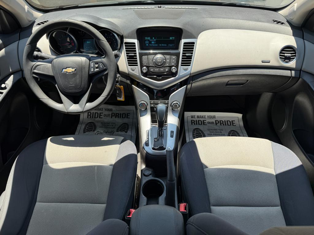 2016 Chevrolet Cruze — photo 23