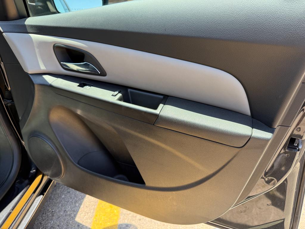 2016 Chevrolet Cruze — photo 26