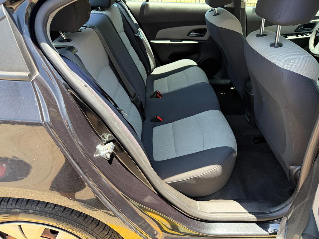 2016 Chevrolet Cruze — photo 30