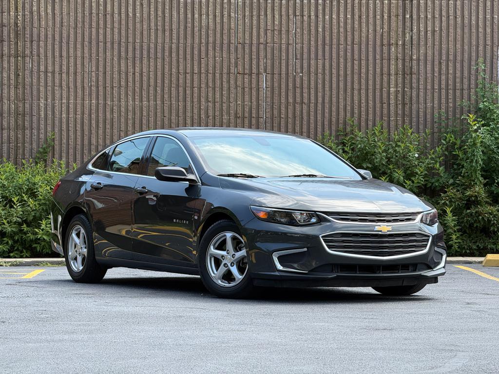 2017 Chevrolet Malibu — photo 1