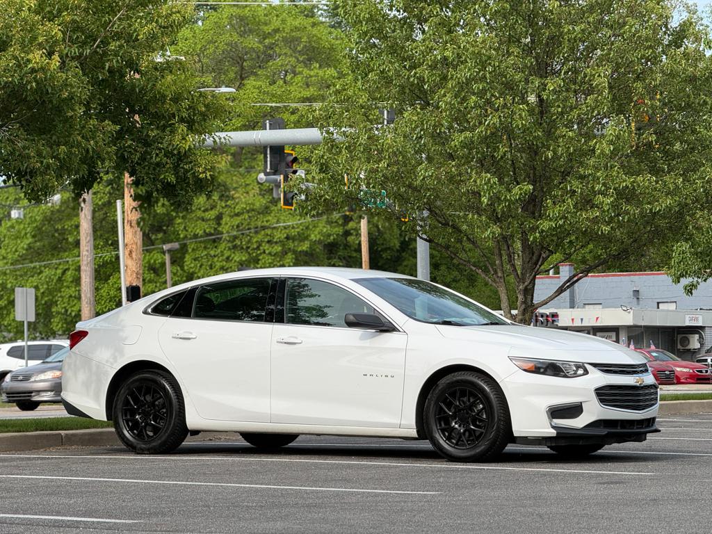 2018 Chevrolet Malibu — photo 3