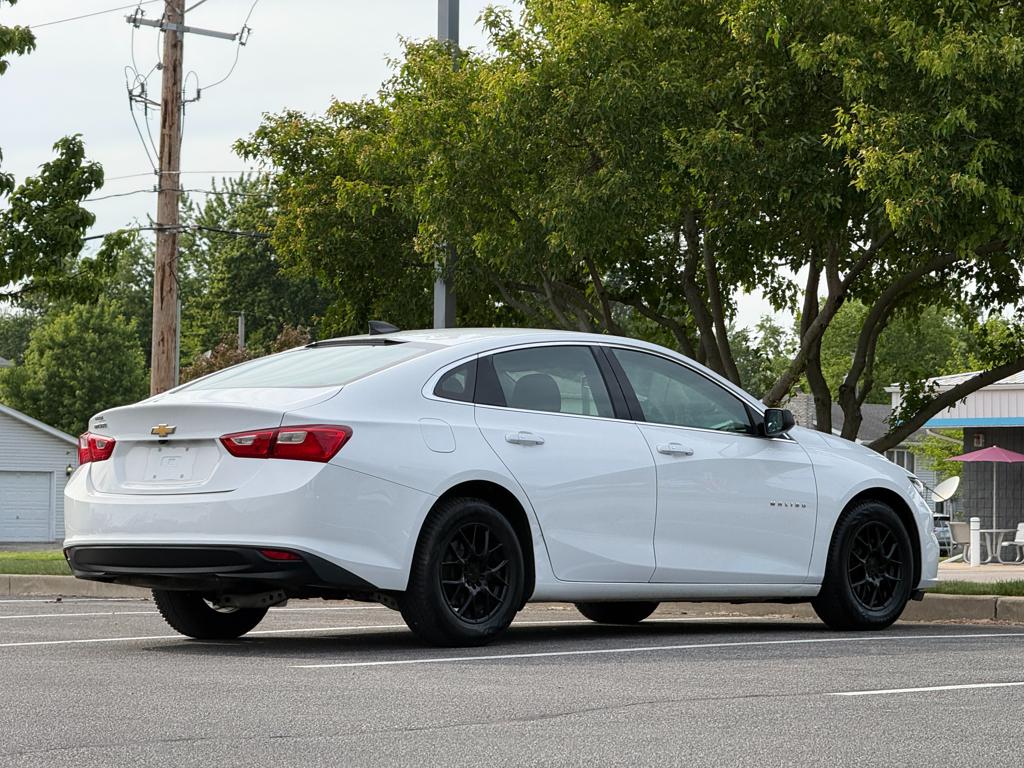 2018 Chevrolet Malibu — photo 4