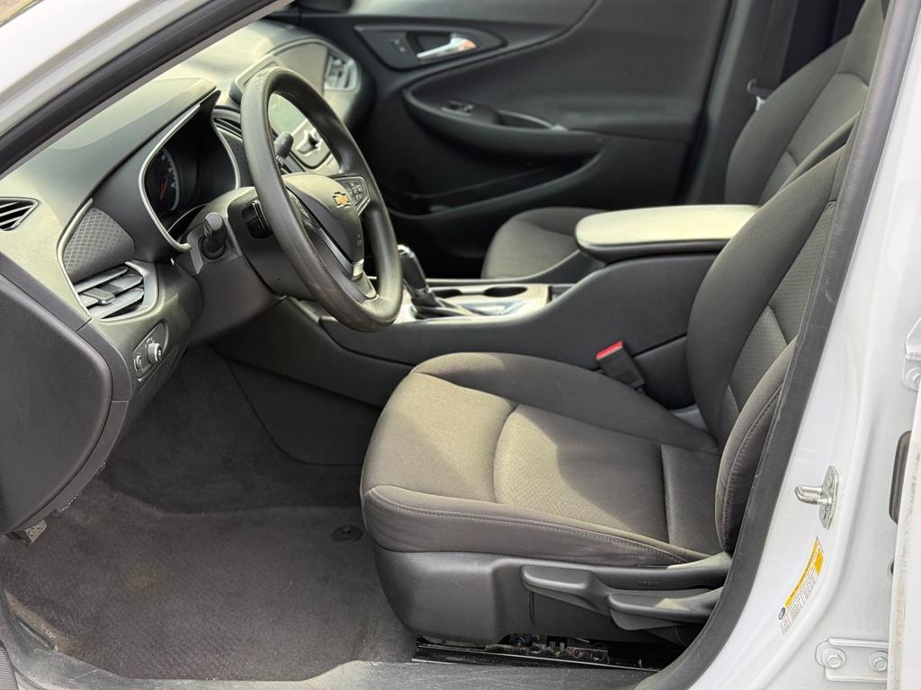 2018 Chevrolet Malibu — photo 15