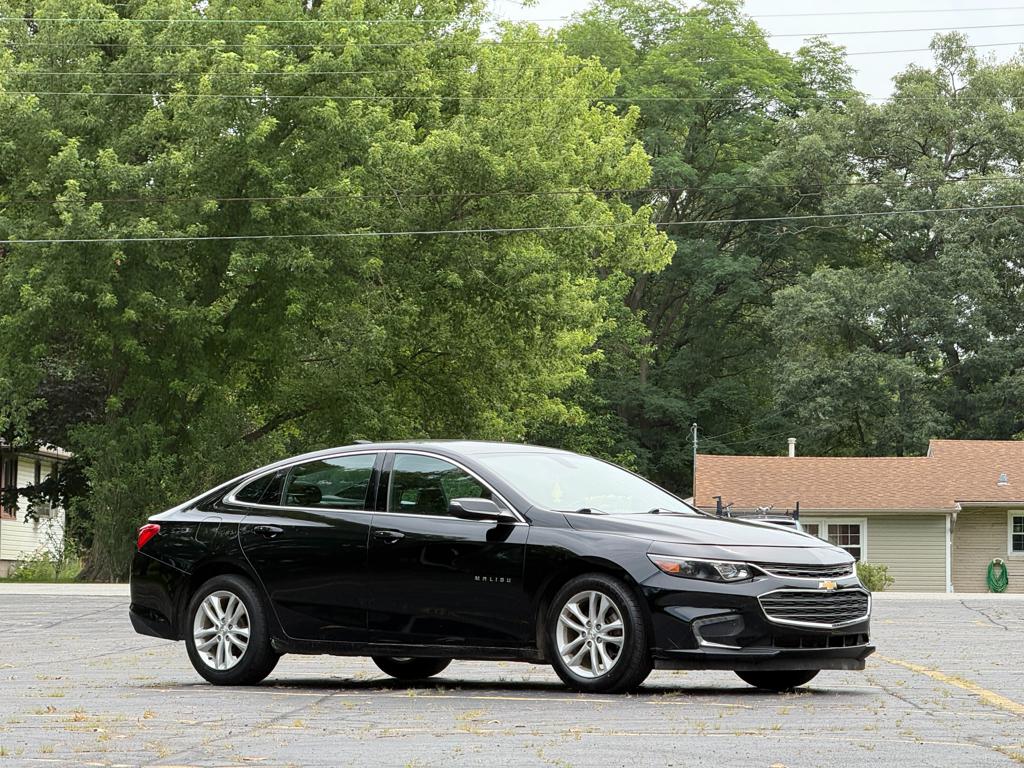 2017 Chevrolet Malibu — photo 3