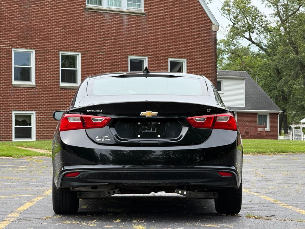 2017 Chevrolet Malibu — photo 10