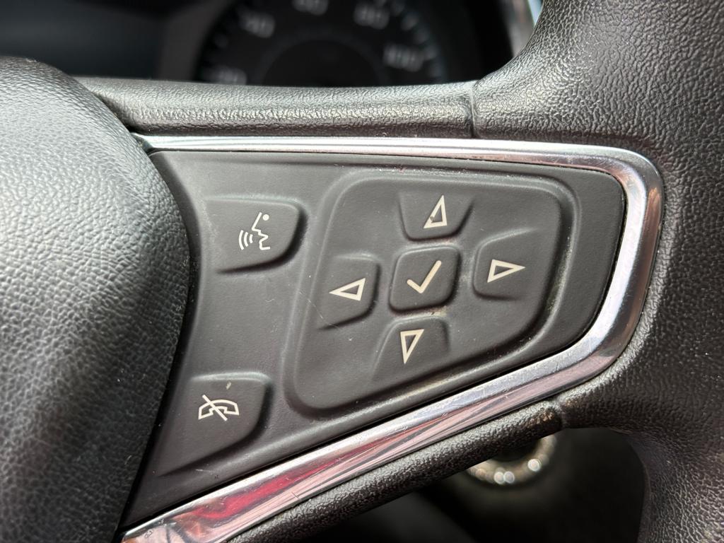 2017 Chevrolet Malibu — photo 20
