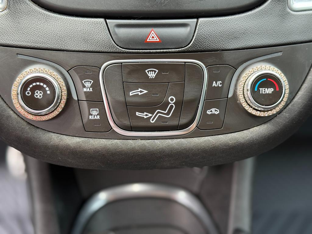 2017 Chevrolet Malibu — photo 33
