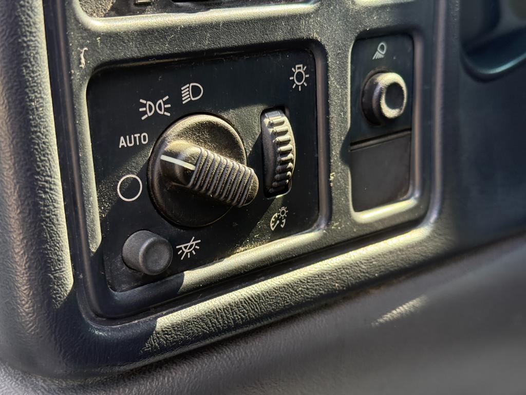 2004 Chevrolet Silverado 1500 — photo 7