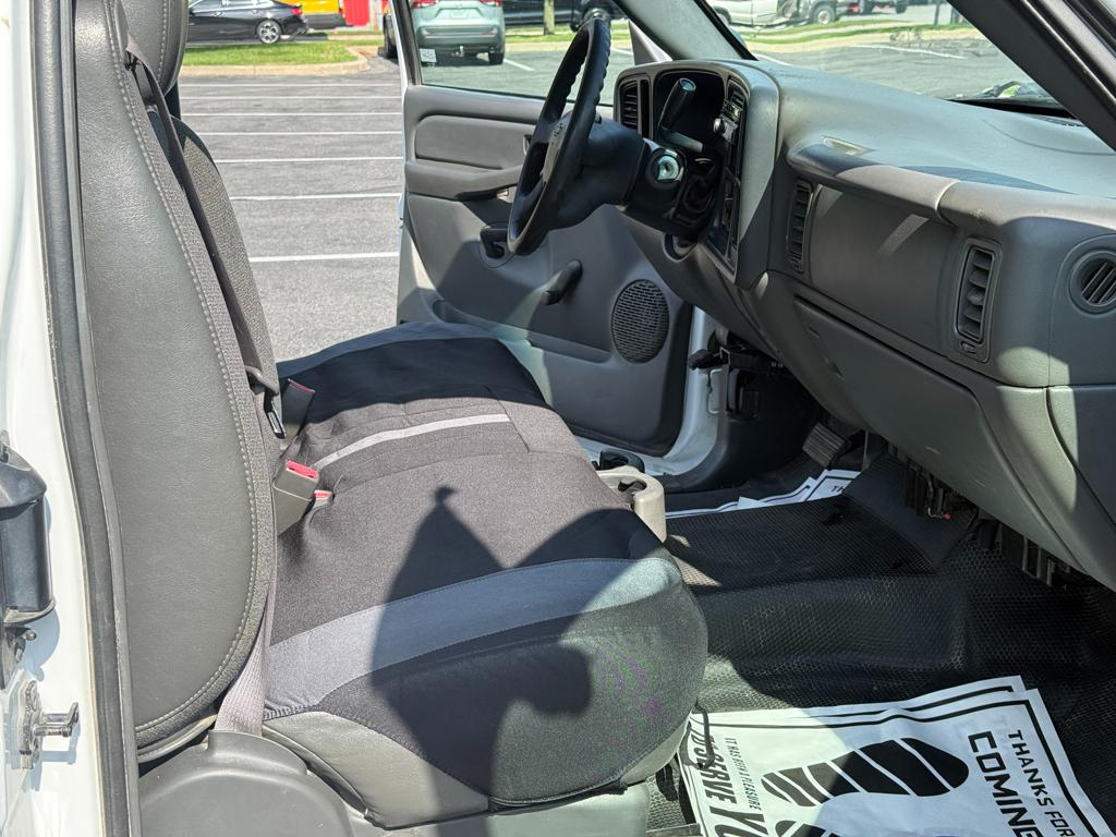 2004 Chevrolet Silverado 1500 — photo 8