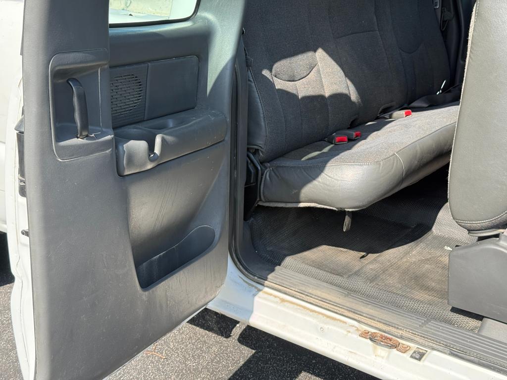 2004 Chevrolet Silverado 1500 — photo 19