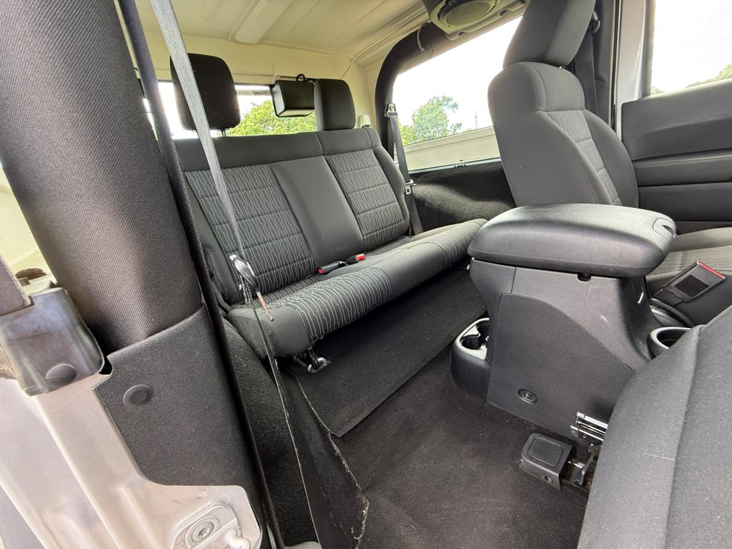 2011 Jeep Wrangler — photo 28