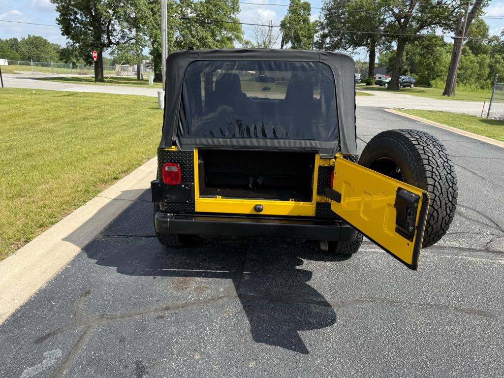 2004 Jeep Wrangler — photo 14