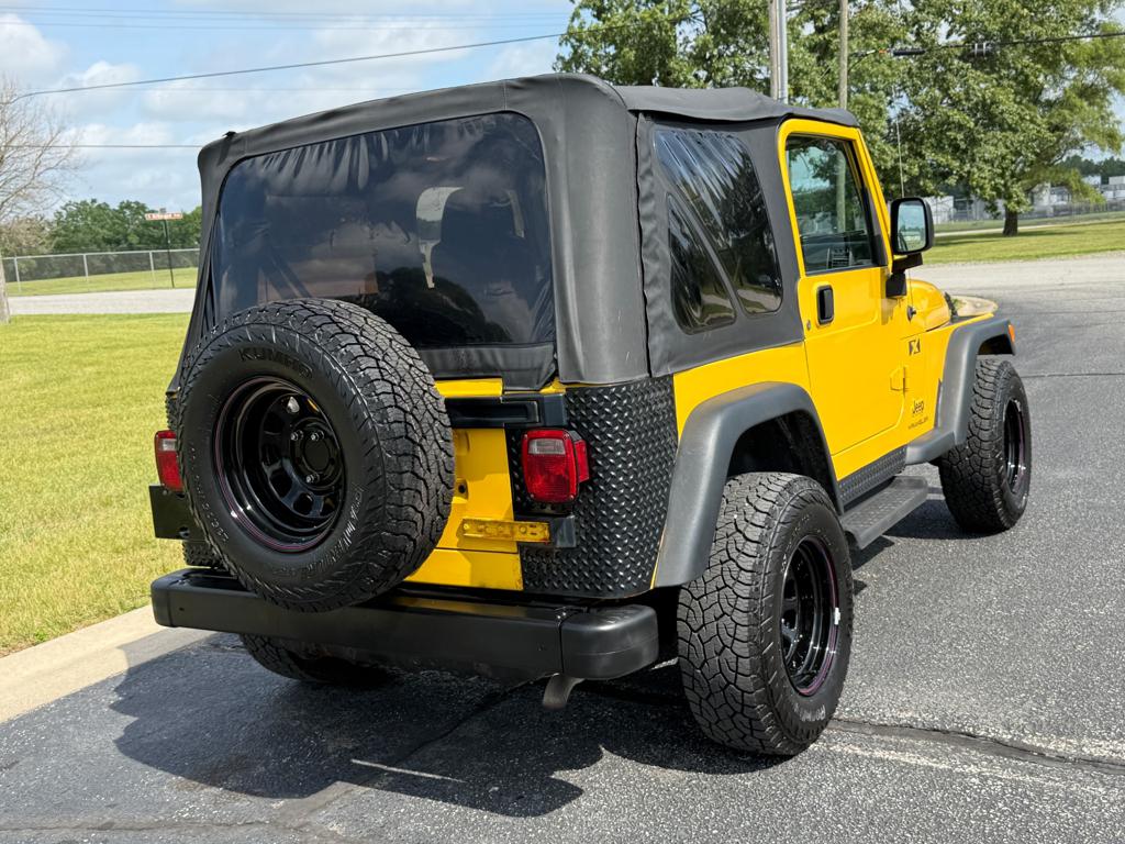 2004 Jeep Wrangler — photo 16