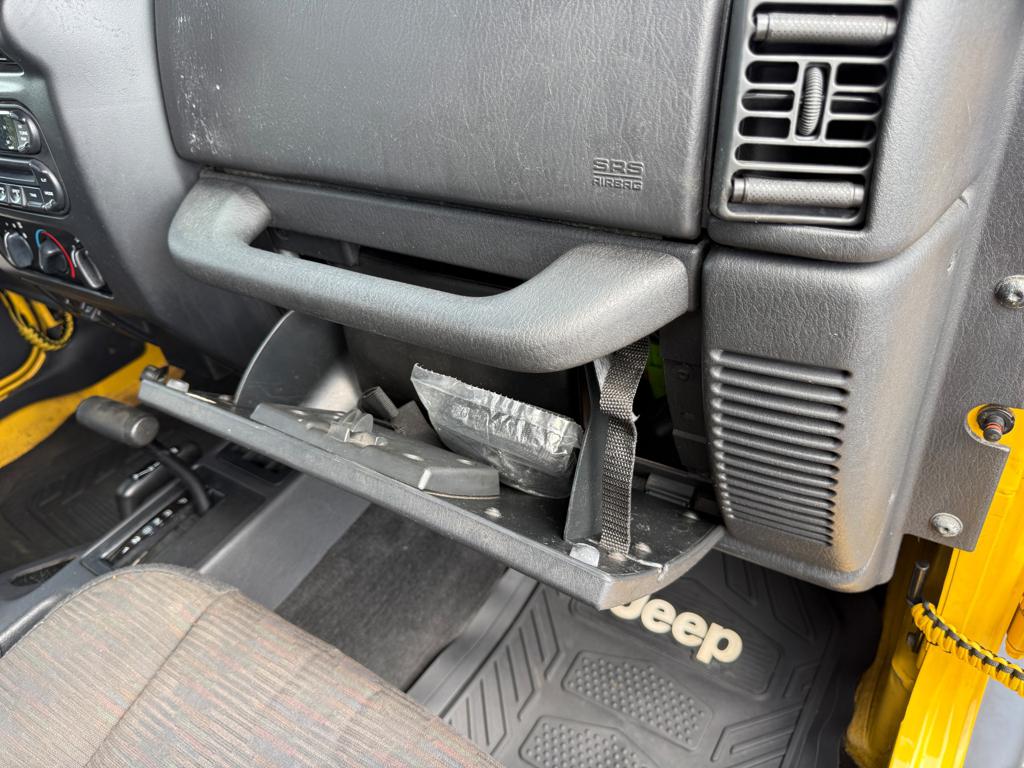 2004 Jeep Wrangler — photo 29