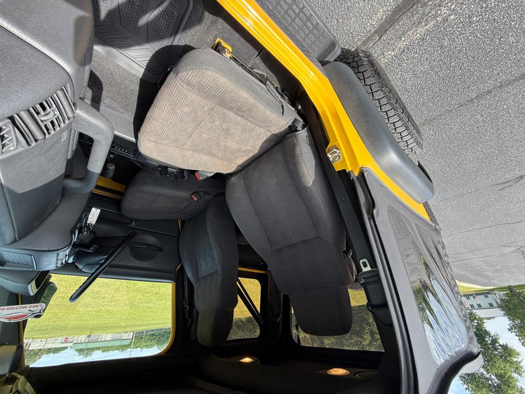 2004 Jeep Wrangler — photo 30