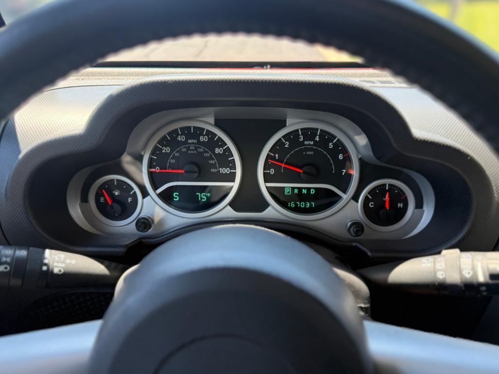 2009 Jeep Wrangler — photo 17