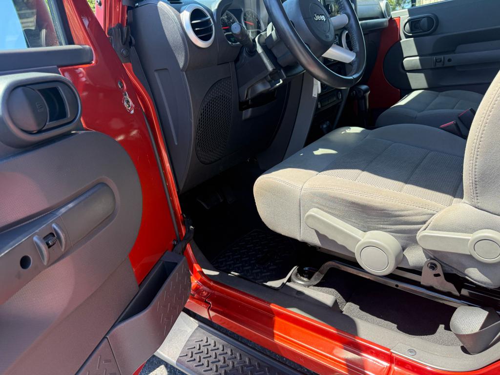 2009 Jeep Wrangler — photo 23