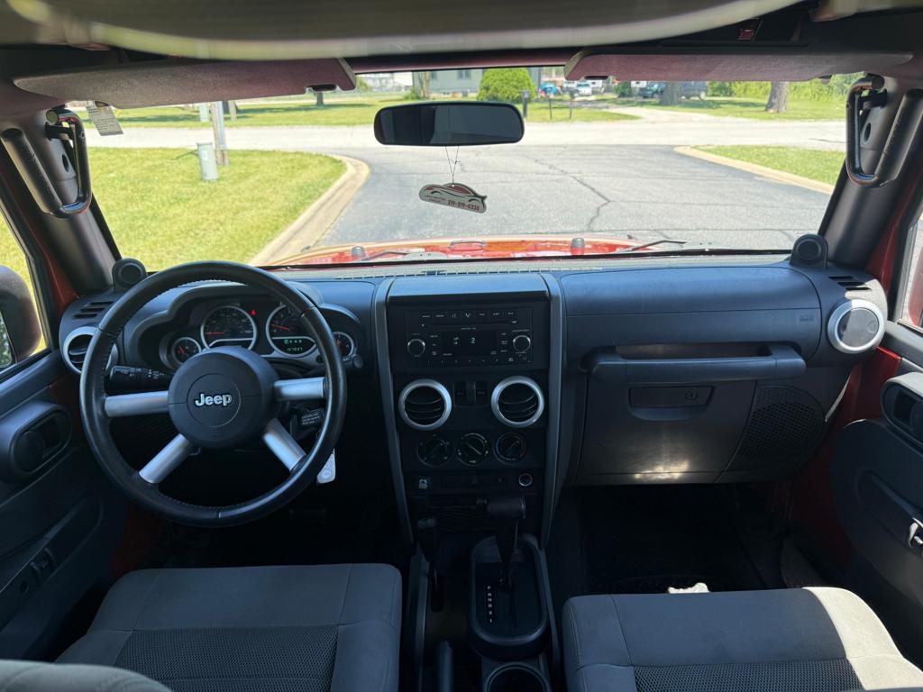 2009 Jeep Wrangler — photo 25