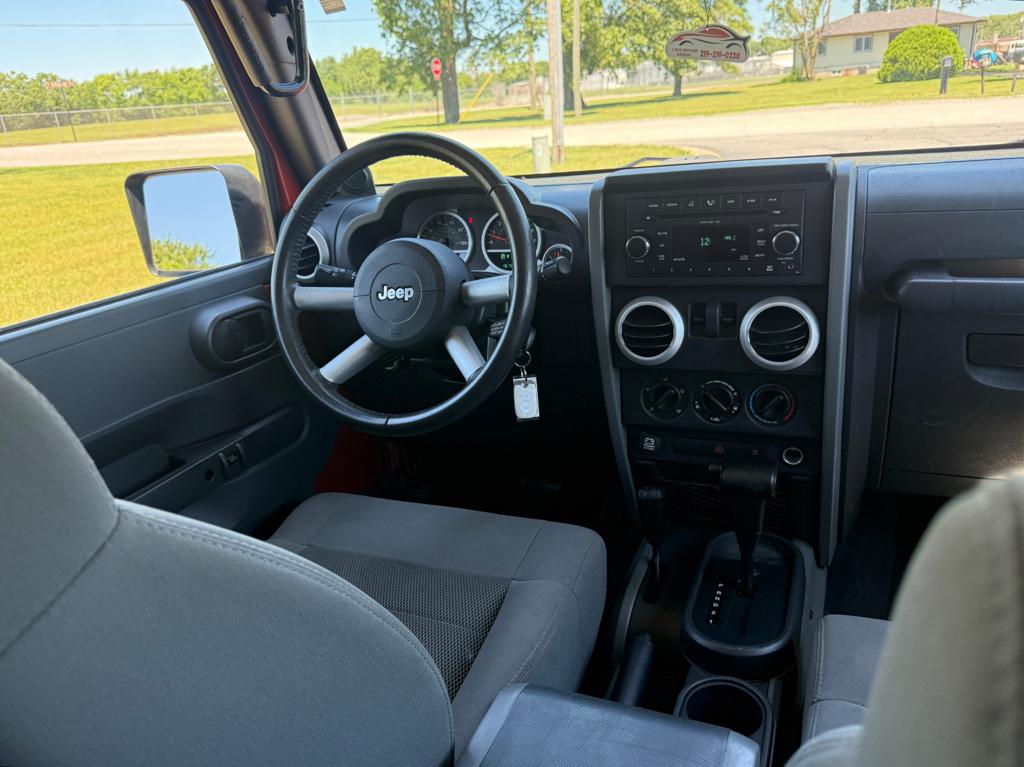 2009 Jeep Wrangler — photo 28
